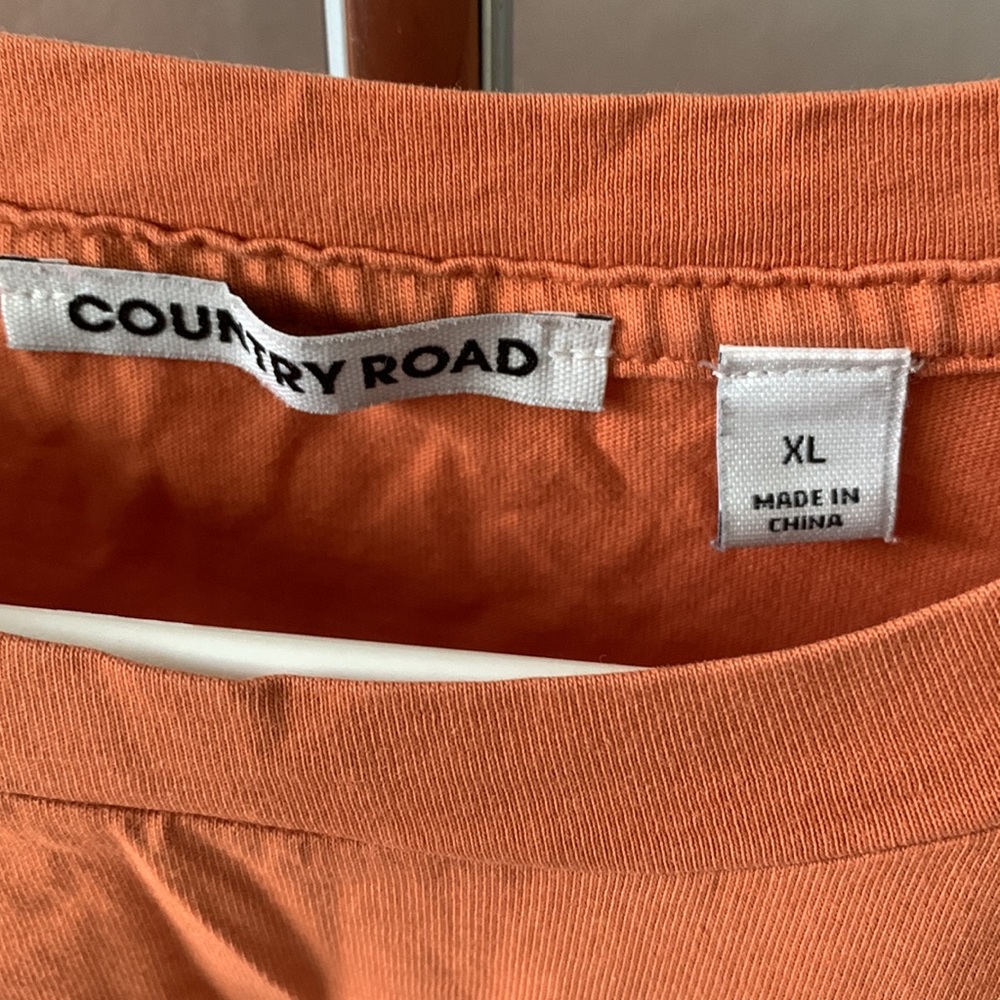 Country Road t shirt - Picture 2 of 3